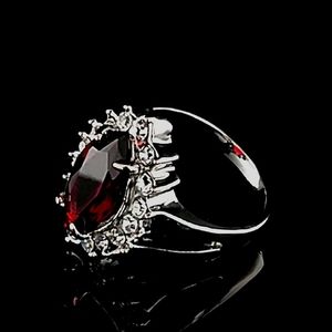 Ladies Garnet Oval Cut Ring